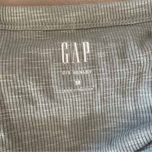 Gap Rib Henley Womens T-Shirt Size Medium - Picture 9 of 9